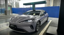 BYD против NIO: как 5-минутная сверхбыстрая зарядка меняет правила игры на рынке электромобилей Китая